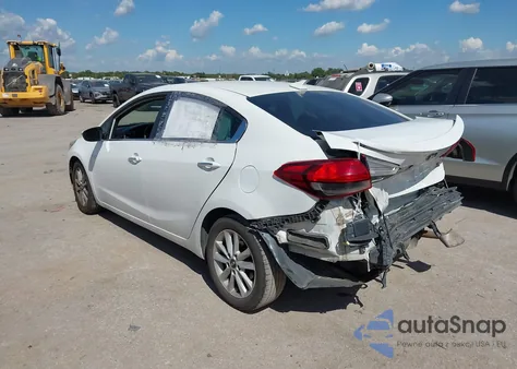 2017 Kia Forte S z USA, uszkodzony, nr VIN 3KPFL4A75HE063635